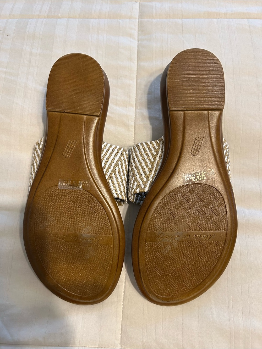Italian Shoemakers Brown and White Braided Toe-Loop Sandals - Picture 9 of 11